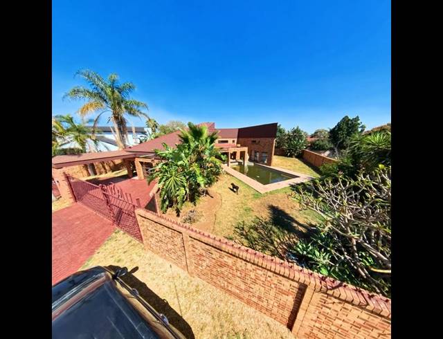 4 BEDROOM HOUSE FOR SALE IN THE ORCHARDS